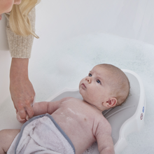 Load image into Gallery viewer, Shnuggle Newborn Baby Bath Support
