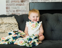 Load image into Gallery viewer, Tiny Twinkle Swaddle Blanket Blush
